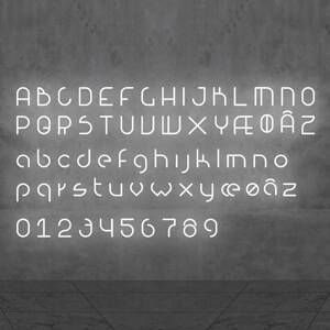 Artemide Alphabet of Light Wand nagy M betű